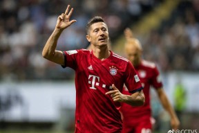 九游电脑版下载地址-包含从莱万多夫斯基连续五场比赛得分超过出色防守到赛前摩纳哥调整名单以备社区盾，亚冠今晚再迎强敌的词条